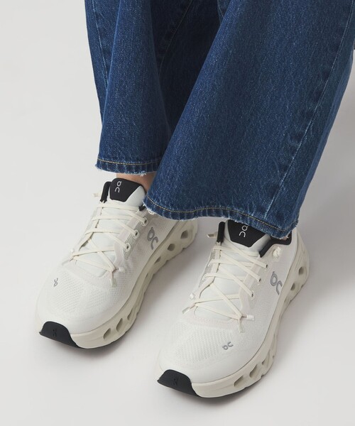 On（オン）の「＜On＞CLOUDTILT スニーカー（スニーカー・レディース・ライトブルー/ホワイト・24.5cm/23cm/23.5cm/24cm/25cm）」の7枚目の写真