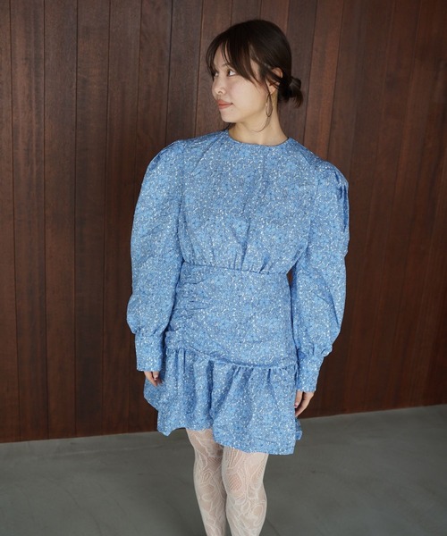 SANSeLF（サンセルフ）の「【SANSeLF】フラワープリントボリュームスリーブワンピース saw26s017（ワンピース・レディース・ブルー・FREE）」の2枚目の写真