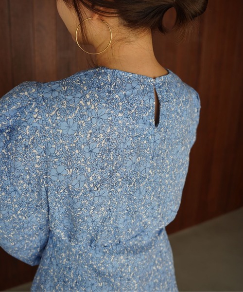 SANSeLF（サンセルフ）の「【SANSeLF】フラワープリントボリュームスリーブワンピース saw26s017（ワンピース・レディース・ブルー・FREE）」の10枚目の写真