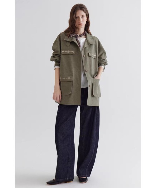Fano Studios（ファノ ストゥディオズ）の「フェイクポケット 刺繍デザイン スタンドカラージャケット FC26W054【Fano Studios】【2026SS】（ミリタリージャケット・レディース・カーキ・FREE）」の4枚目の写真