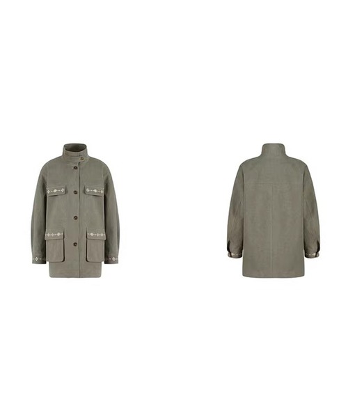 Fano Studios（ファノ ストゥディオズ）の「フェイクポケット 刺繍デザイン スタンドカラージャケット FC26W054【Fano Studios】【2026SS】（ミリタリージャケット・レディース・カーキ・FREE）」の11枚目の写真