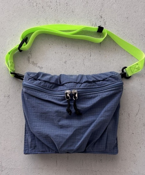 EARTH MADE(アースメイド)の「PACK-IN POCKET TOTE(ショルダーバッグ・レディース・チャコール/ブルー/グレー/ホワイト・FREE)」の12枚目の写真