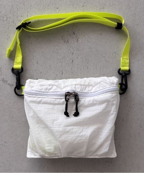 EARTH MADE(アースメイド)の「PACK-IN POCKET TOTE(ショルダーバッグ・レディース・チャコール/ブルー/グレー/ホワイト・FREE)」の14枚目の写真