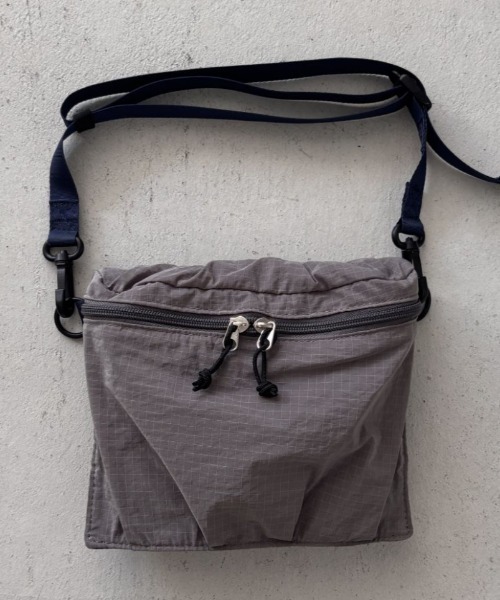 EARTH MADE(アースメイド)の「PACK-IN POCKET TOTE(ショルダーバッグ・レディース・チャコール/ブルー/グレー/ホワイト・FREE)」の15枚目の写真