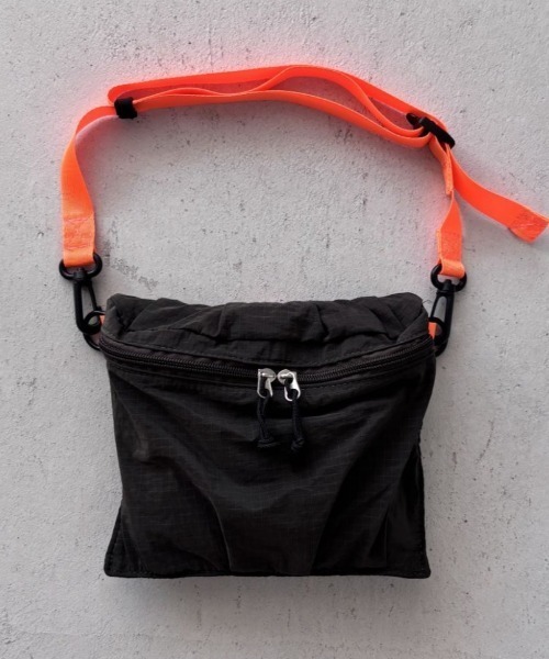 EARTH MADE(アースメイド)の「PACK-IN POCKET TOTE(ショルダーバッグ・レディース・チャコール/ブルー/グレー/ホワイト・FREE)」の16枚目の写真