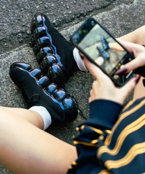 grounds(グラウンズ)の「grounds【グラウンズ】- ウィメンズ スニーカー【JEWELRYAURORAR1 BLACK/TP-BLACKAURORA 550】(スニーカー・メンズ・ブラック・27.5cm/26.0cm/25.5cm/24.0cm)」の10枚目の写真