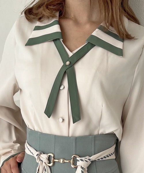an another angelus（アンアナザーアンジェラス）の「クロスタイ付きバイカラーブラウス/fint フィント（シャツ/ブラウス・レディース・アイボリー/オフホワイト・FREE）」の7枚目の写真