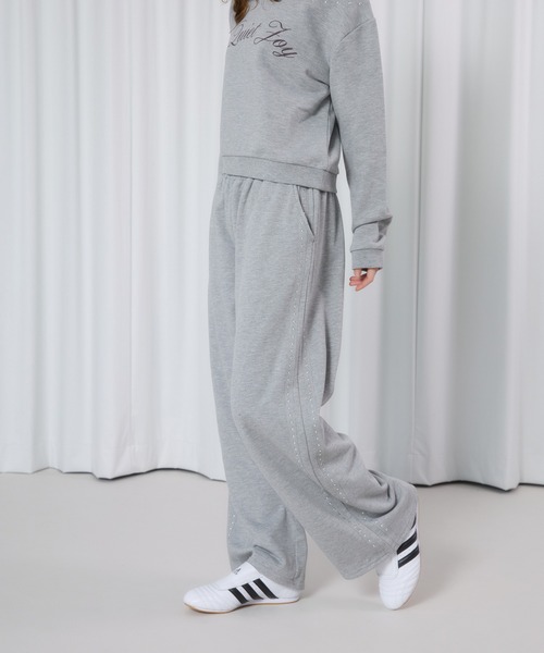 FCMM(エフシーエムエム)の「【日本限定】STUDS SWEAT PANTS / スタッズスウェットパンツ(スウェットパンツ・レディース・ネイビー/グレー・MEDIUM/SMALL)」の4枚目の写真