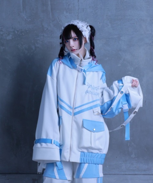 Amilige(アミリージュ)の「コウモリクロスバイカラージャージトップス(パーカー・レディース・ブラック×パープル/ブラック×ホワイト/ホワイト×ブルー・FREE)」の4枚目の写真