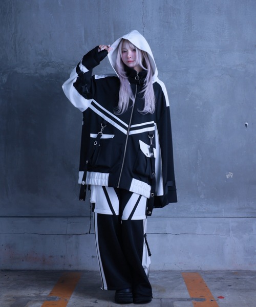 Amilige(アミリージュ)の「コウモリクロスバイカラージャージトップス(パーカー・レディース・ブラック×パープル/ブラック×ホワイト/ホワイト×ブルー・FREE)」の12枚目の写真