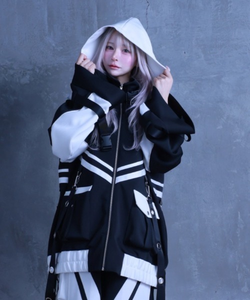 Amilige(アミリージュ)の「コウモリクロスバイカラージャージトップス(パーカー・レディース・ブラック×パープル/ブラック×ホワイト/ホワイト×ブルー・FREE)」の9枚目の写真