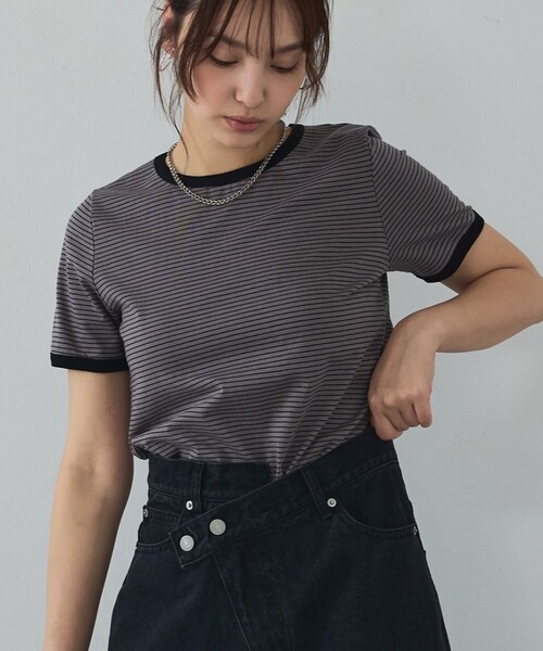 abahouse mavie（アバハウスマヴィ）の「【リンガーT】ボーダーコンパクトTシャツ/夏服/半袖/スタイルアップ（Tシャツ/カットソー・レディース・ブラック/サックスブルー/グレー・フリー）」の3枚目の写真