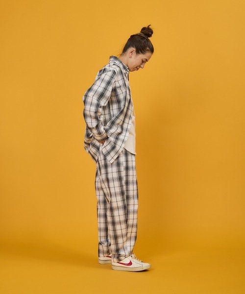 BURLAP OUTFITTER(バーラップアウトフィッター)の「BURLAP OUTFITTER 【バーラップアウトフィッター】 - SEERSUCKER PLAID TRACK PANT(その他パンツ・メンズ・ブラック系/ネイビー系/ホワイト×ブラック・LARGE/X-LARGE/MEDIUM)」の7枚目の写真