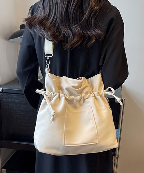 Lace Ladies(レースレディース)の「2way フロント ポケット キャンバス 巾着 バッグ(トートバッグ・レディース・ブラック/アイボリー/モカ・FREE)」の4枚目の写真