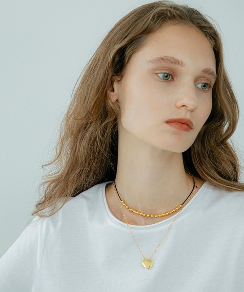LAPUIS(ラピュイ)の「LAPUIS(ラピュイ)Bijou Plate necklace(ネックレス・レディース・ゴールド/マルチ・FREE)」の3枚目の写真