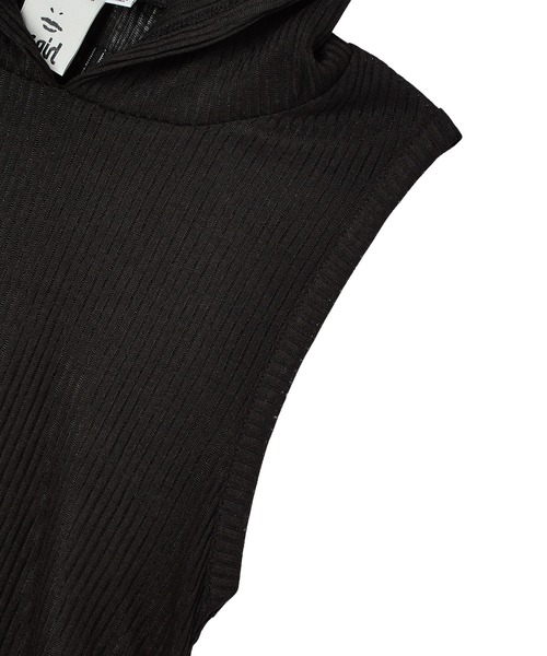 X-girl(エックスガール)の「SHEER SLEEVELESS RIBBED HOODED TOP(タンクトップ・レディース・アッシュ/ブラック・ONE SIZE)」の14枚目の写真