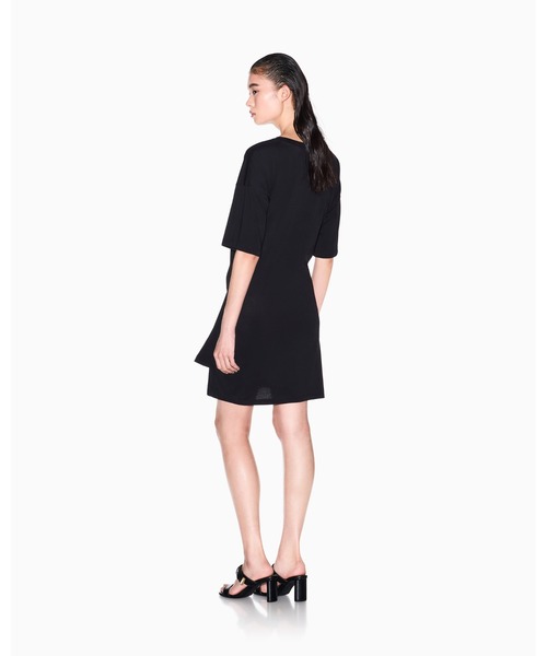 ARMANI EXCHANGE(アルマーニエクスチェンジ)の「【A|X アルマーニ エクスチェンジ】WE ウエストマーク 半袖クルーネックTシャツワンピース(EC限定カラー含)(ワンピース・レディース・ホワイト/ブラック・MEDIUM/SMALL/X-LARGE/X-SMALL/LARGE)」の5枚目の写真