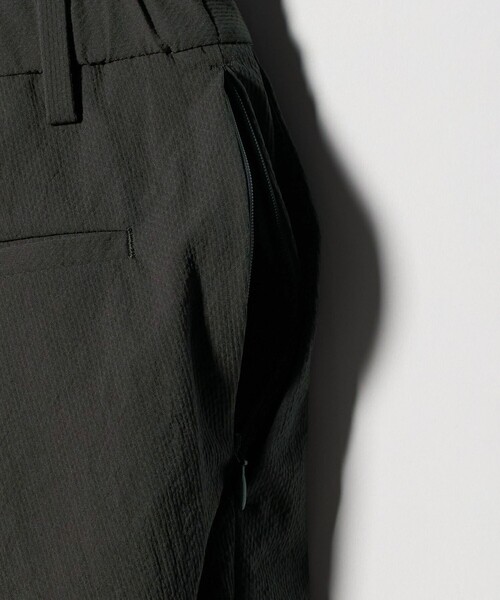 UNITED ARROWS(ユナイテッドアローズ)の「ドビー ノープリーツ テーパード パンツ UA COZY ウォッシャブル タテヨコストレッチ 防しわ 撥水(スラックス・メンズ・グレー系/ネイビー・L/M/XL/XXXL/XXL/S)」の16枚目の写真