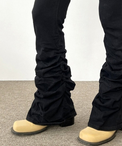 Vipoa(ヴィポア)の「裾タックフレアスリムデニムパンツ(その他パンツ・レディース・ブラック・LARGE/MEDIUM)」の10枚目の写真