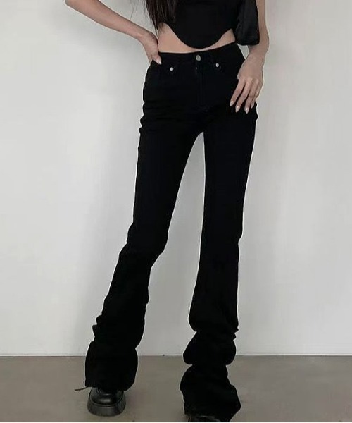 Vipoa(ヴィポア)の「裾タックフレアスリムデニムパンツ(その他パンツ・レディース・ブラック・LARGE/MEDIUM)」の17枚目の写真