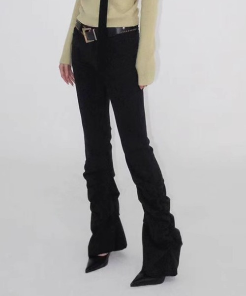 Vipoa(ヴィポア)の「裾タックフレアスリムデニムパンツ(その他パンツ・レディース・ブラック・LARGE/MEDIUM)」の13枚目の写真