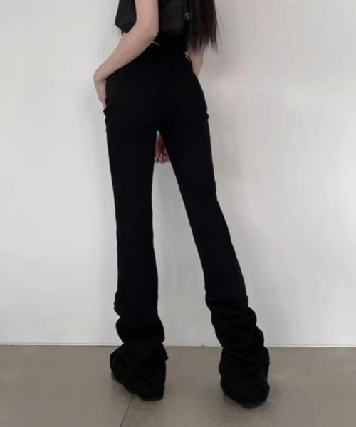 Vipoa(ヴィポア)の「裾タックフレアスリムデニムパンツ(その他パンツ・レディース・ブラック・LARGE/MEDIUM)」の18枚目の写真