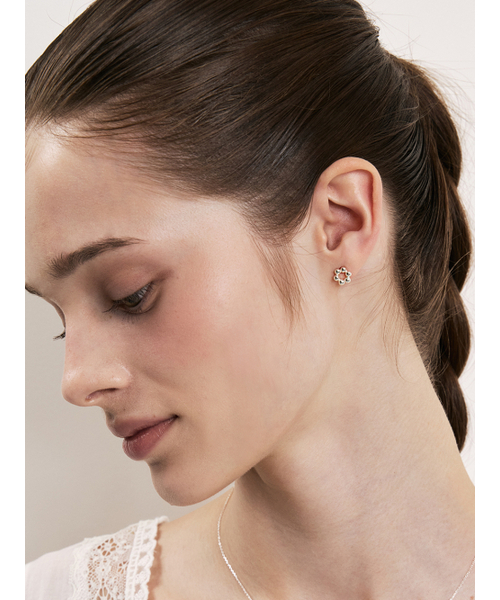 HEI（ヘイ）の「[sv925] grain dot studs earring（ピアス（両耳用）・レディース・ホワイト・FREE）」の2枚目の写真
