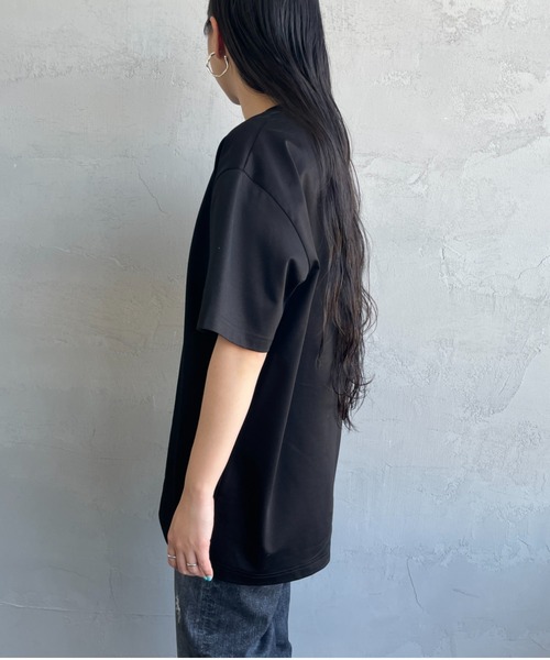 TATRAS（タトラス）の「[TATRAS/タトラス] SELO ワンポイントロゴ ショートスリーブTシャツ（Tシャツ/カットソー・レディース・ブラック/ホワイト・1/2/3）」の4枚目の写真