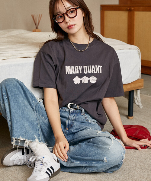 MARY QUANT(マリークワント)の「MARY QUANT × PUBLUX/マリークワント ドット柄 刺繍 ロゴ Tシャツ 限定展開(Tシャツ/カットソー・レディース・ネイビー/ブラック/チャコールグレー/ダークグレー・MEDIUM/SMALL)」の6枚目の写真