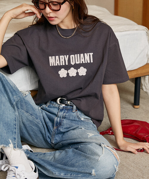MARY QUANT(マリークワント)の「MARY QUANT × PUBLUX/マリークワント ドット柄 刺繍 ロゴ Tシャツ 限定展開(Tシャツ/カットソー・レディース・ネイビー/ブラック/チャコールグレー/ダークグレー・MEDIUM/SMALL)」の7枚目の写真
