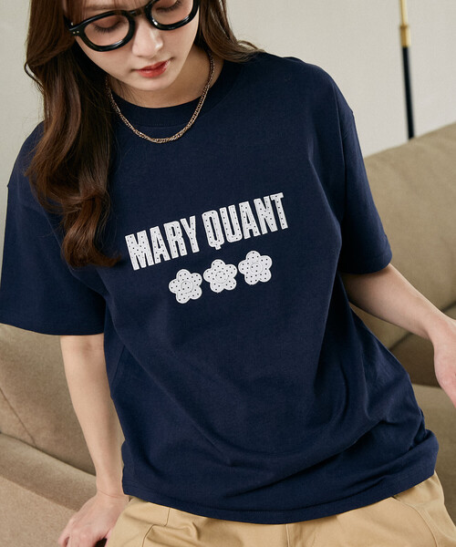 MARY QUANT(マリークワント)の「【待望の再入荷!】MARY QUANT × PUBLUX/マリークワント ドット柄 刺繍 ロゴ Tシャツ 限定展開(Tシャツ/カットソー・レディース・ネイビー/ブラック/チャコールグレー/ダークグレー・MEDIUM/SMALL)」の10枚目の写真