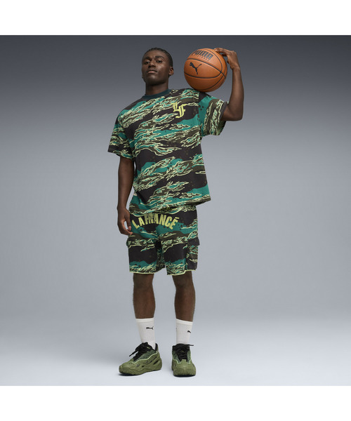 PUMA(プーマ)の「PUMA プーマ ユニセックス バスケットボール LA FRANCE サプライ AOP 半袖 Tシャ(Tシャツ/カットソー・メンズ・グリーン系その他・LARGE/MEDIUM/X-SMALL/SMALL/X-LARGE)」の3枚目の写真