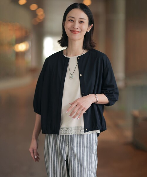 J.PRESS(ジェイプレス)の「【一枚で着映え】コットンスムース レース カットソー(Tシャツ/カットソー・レディース・ネイビー系/ライトグリーン系/ホワイト系/サックスブルー系/ピンク系/ライトグレー系・LARGE/MEDIUM)」の17枚目の写真