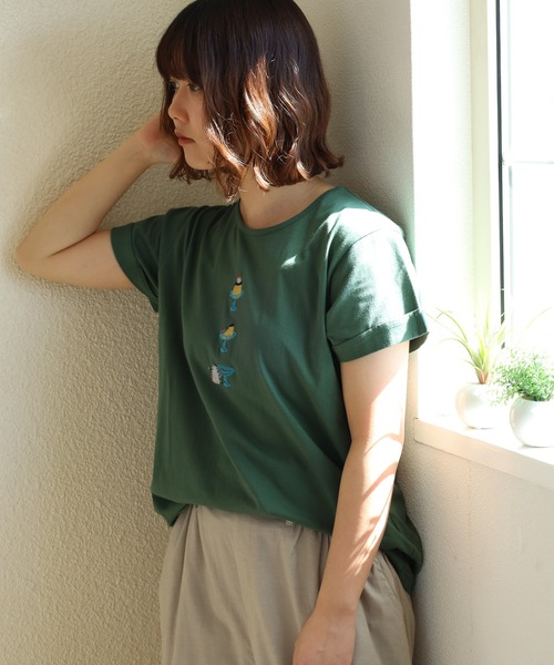 Emago(イマゴ)の「EMAGO プリン刺繍レギュラーT 半袖(Tシャツ/カットソー・レディース・アイボリー/グリーン/ネイビー・FREE)」の16枚目の写真
