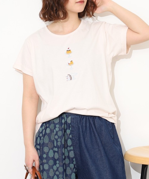 Emago(イマゴ)の「EMAGO プリン刺繍レギュラーT 半袖(Tシャツ/カットソー・レディース・アイボリー/グリーン/ネイビー・FREE)」の6枚目の写真