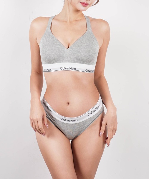Calvin Klein(カルバン・クライン)の「Calvin Klein カルバンクライン ブラ&ショーツ ブラセット 上下セット レディース アンダーウェア 下着 スポブラ セットアップ(ブラ&ショーツ・レディース・ブラック/グレー系その他/ブラック系その他/グレー/グレー系その他3/グレー系その他4/ブラック系その他4・2/3/4/5/6/8/7)」の5枚目の写真