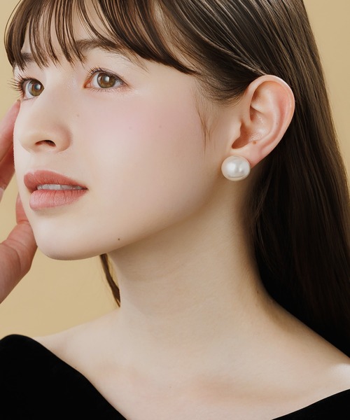 LA MUe（ラミュー）の「【LA MUE】日本製 チタンポスト パールピアス（ピアス（両耳用）・レディース・ホワイト/ホワイト系その他・FREE）」の7枚目の写真
