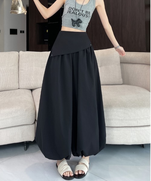 LUCPY(ラクピー)の「アシメウエストバルーンパンツ(その他パンツ・レディース・グレー/ブラック/ホワイト・X-LARGE/LARGE/MEDIUM/SMALL)」の2枚目の写真