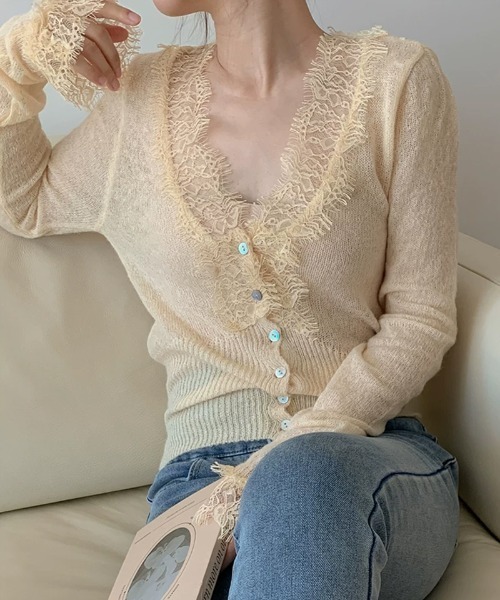 COCOMOMO(ココモモ)の「儚げ透明感と繊細レース シアーレースカーディガン シアーカーディガン レースカーディガン 長袖 カーディガン トップス レース シアー サマーニット 薄手 春服 夏服(カーディガン/ボレロ・レディース・ライトグリーン/ブラウン/ライトパープル/ライトイエロー/ライトブルー/ブラック/ライトピンク/ホワイト・FREE)」の7枚目の写真