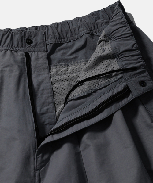 MOIF（モイフ）の「[SS26] HUGE MONSTER SHORTS / CHARCOAL（その他パンツ・メンズ・その他・1/3/2）」の6枚目の写真