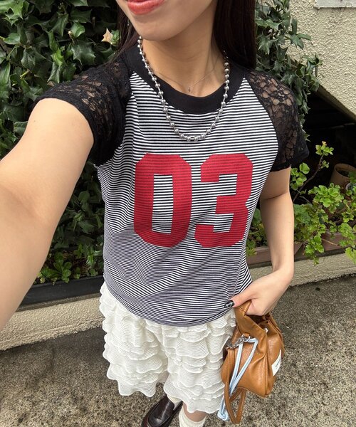 CIAOPANIC(チャオパニック)の「袖レースナンバリングボーダーラグランTee(Tシャツ/カットソー・レディース・ブラック/オレンジ/ネイビー/ブラウン・ONE SIZE)」の2枚目の写真