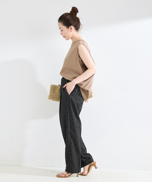 B.C STOCK(ベーセーストック)の「接触冷感 / 手洗い可 / フロッキードットスティックパンツ(スラックス・レディース・ブラック/チャコールグレー・FREE)」の4枚目の写真