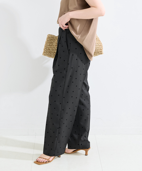 B.C STOCK(ベーセーストック)の「接触冷感 / 手洗い可 / フロッキードットスティックパンツ(スラックス・レディース・ブラック/チャコールグレー・FREE)」の7枚目の写真