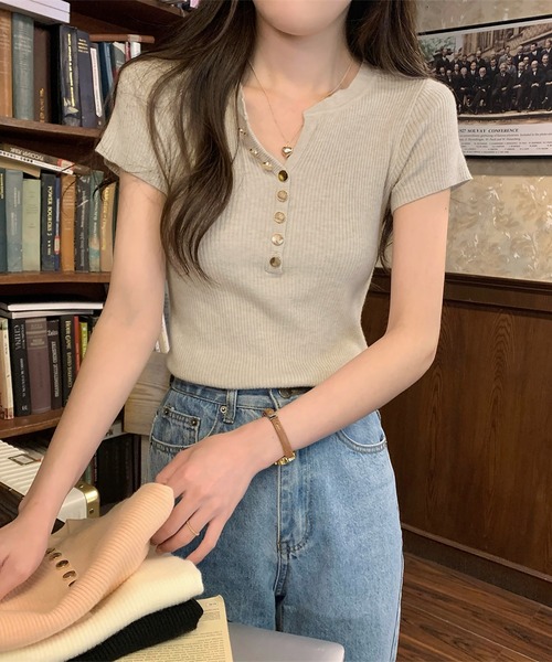 LAFFMO(ラフモ)の「ゴールドボタンキーネック半袖リブニット(Tシャツ/カットソー・レディース・ブラック/モカ/ベージュ/ピンク・F)」の13枚目の写真