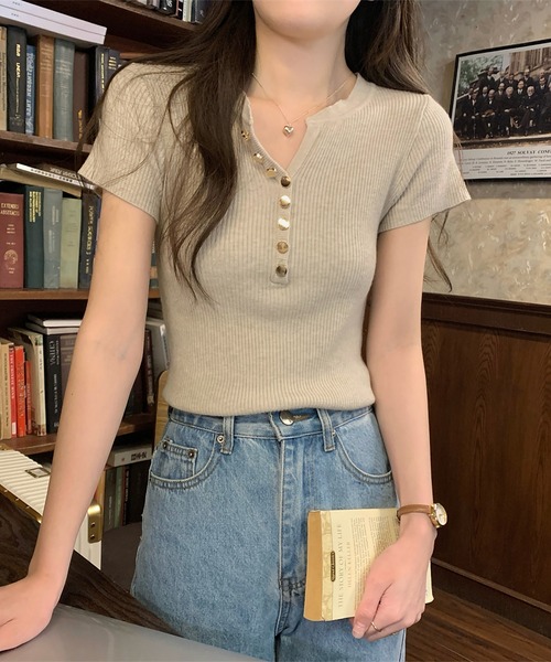 LAFFMO(ラフモ)の「ゴールドボタンキーネック半袖リブニット(Tシャツ/カットソー・レディース・ブラック/モカ/ベージュ/ピンク・F)」の15枚目の写真