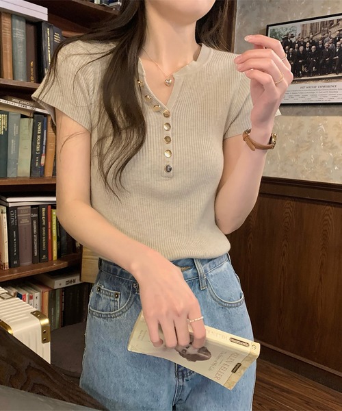 LAFFMO(ラフモ)の「ゴールドボタンキーネック半袖リブニット(Tシャツ/カットソー・レディース・ブラック/モカ/ベージュ/ピンク・F)」の18枚目の写真