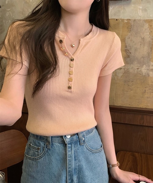 LAFFMO(ラフモ)の「ゴールドボタンキーネック半袖リブニット(Tシャツ/カットソー・レディース・ブラック/モカ/ベージュ/ピンク・F)」の21枚目の写真
