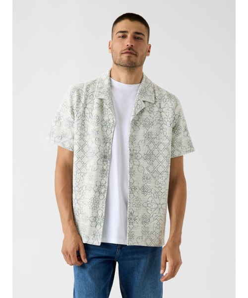 Guess(ゲス)の「NOMAD Jacquard Shirt シャツ 半袖(シャツ/ブラウス・メンズ・ベージュ・LARGE/MEDIUM/SMALL/X-LARGE)」の2枚目の写真