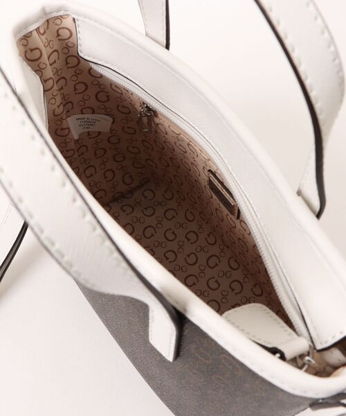 Guess(ゲス)の「【GUESS】ゲス KEIRA MINI TOTE トートバッグ(トートバッグ・レディース・ホワイト系その他/ブラウン系その他/ブラック系その他・FREE)」の6枚目の写真