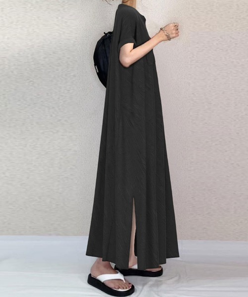 Flugge(フラッジー)の「サイドスリットTシャツロングワンピース(シャツワンピース・レディース・ブラック・MEDIUM/LARGE)」の3枚目の写真